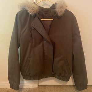 Really good condition Via Spiga coat! Selling as it no longer fits me.
